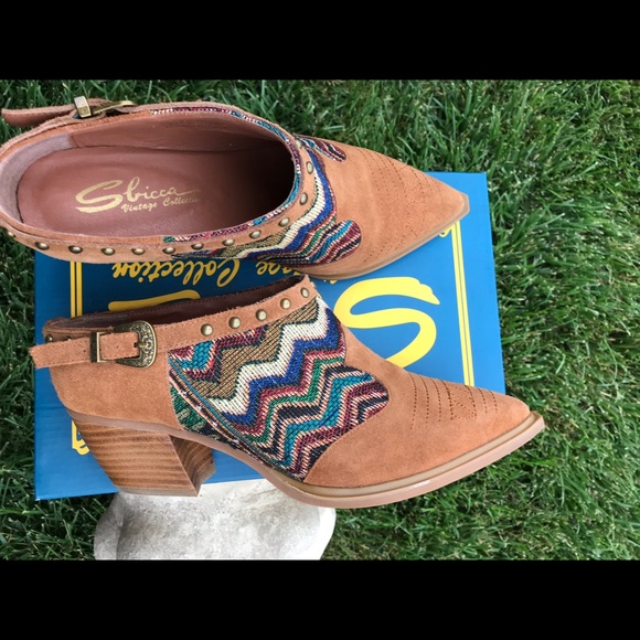 Western Booties Suede w/beautiful tapestry - Picture 7 of 7